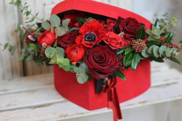 Red Heart roses